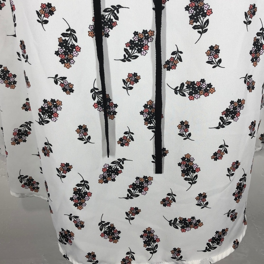 LC Lauren Conrad white floral sleeveless blouse M - Picture 3 of 6